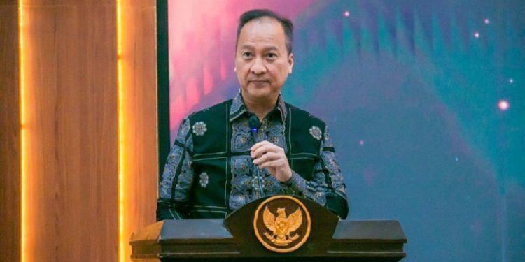 Menteri Perindustrian Agus Gumiwang Kartasasmita