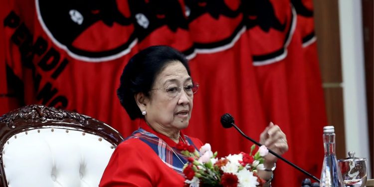 Megawati Minta Kader Perempuan PDI Perjuangan Jangan “Mikir” Jadi Legislatif