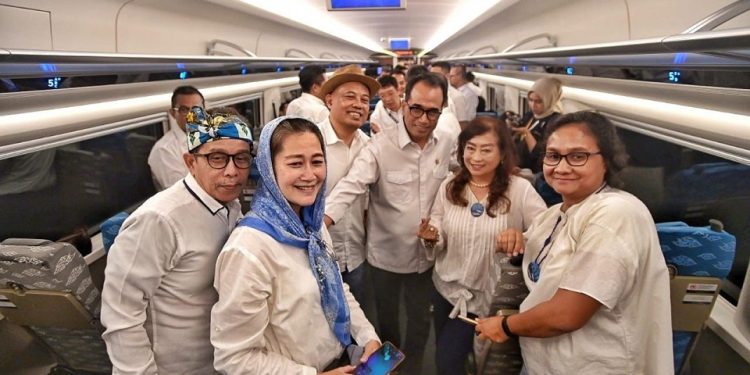 Antusiasme Masyarakat Uji Coba KCJB Luar Biasa