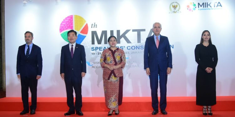Puan Tekankan Pentingnya Pemberdayaan Generasi Muda Negara MIKTA